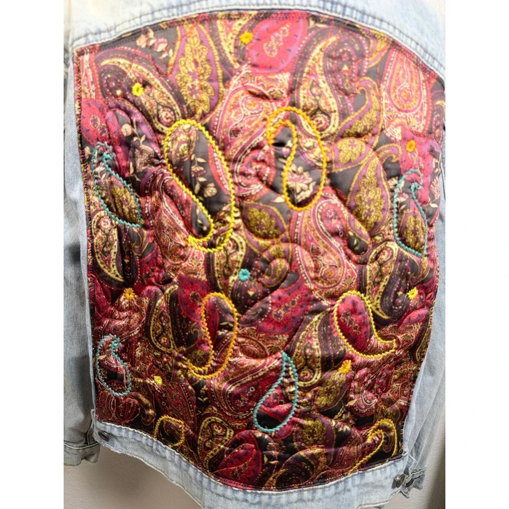 Free People Light Wash Denim Jacket Paisley Quilted Back Panel XS/S Boho Trucker - Picture 13 of 13
